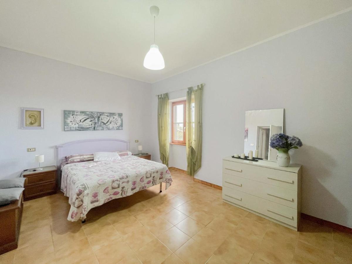 Villa In Campagna Tra Natura E Verde มอนตัลโต ดิ กัสโตร ภายนอก รูปภาพ