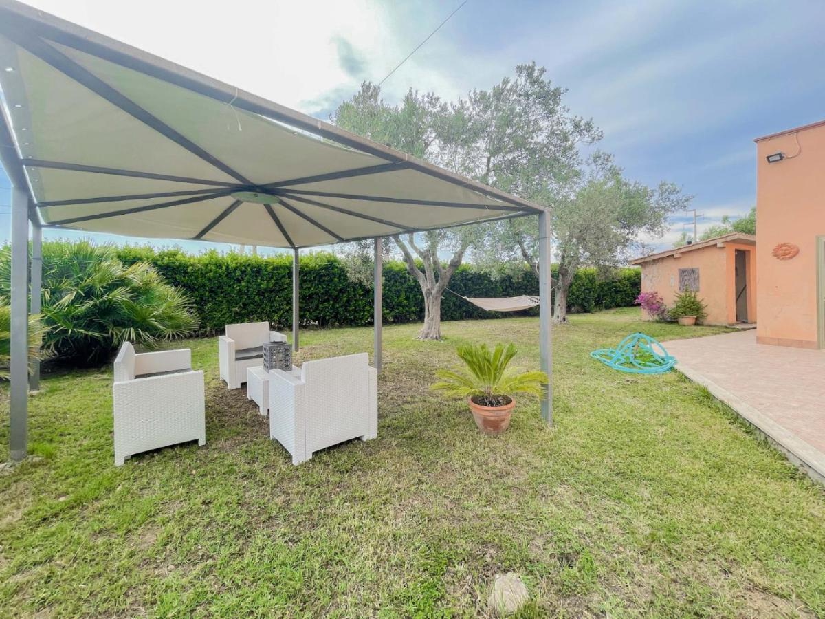 Villa In Campagna Tra Natura E Verde มอนตัลโต ดิ กัสโตร ภายนอก รูปภาพ